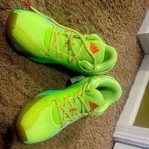 Never worn D.O.N. Issue 2 spider sense .. I do not have the box .